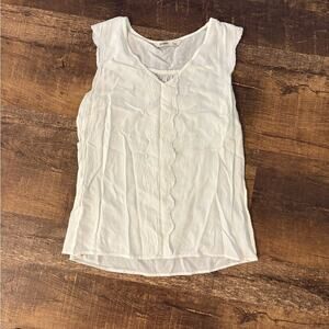 Old Navy Cream Sleeveless Blouse
